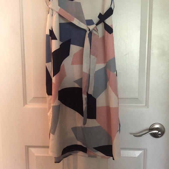 Short sleeve midi dress, abstract geometric print, narrow vneck with cuff sleeve - Picture 2 of 4